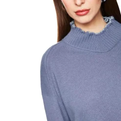 Pullover mit Rüschen